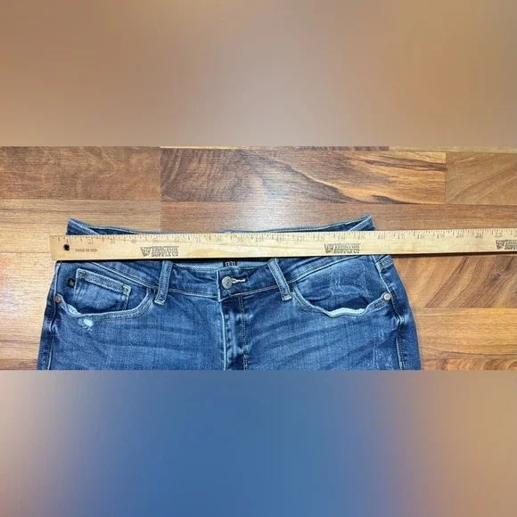 Judy Blue Relaxed Fit Jeans Size 13/31 Distressed Mid Rise Medium Wash Stretch - Picture 5 of 5